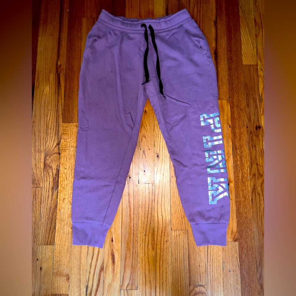 Victoria’ Secret PINK brand M sweatpants. Excellent condition. True to size.